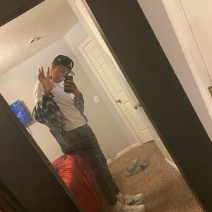 Meet your Posher, Clarence